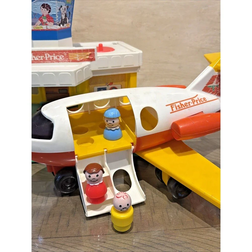 Vtg Fisher Price Little People Play Family Jetport #933 Airport near complete